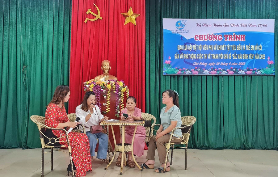 Quang cảnh buổi giao lưu. Ảnh: Minh Châu Quang cảnh buổi giao lưu. Ảnh: Minh Châu