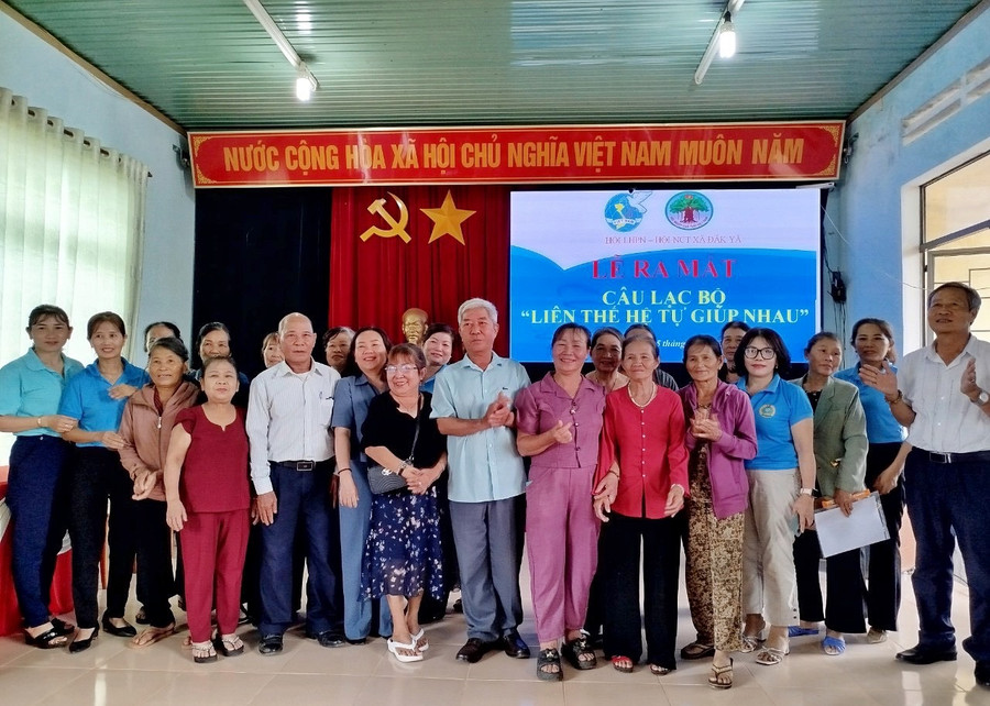 Mô hình "Liên thế hệ tự giúp nhau" thôn Châu Thành (xã Đăk Yă, huyện Mang Yang). Ảnh: Minh Châu Mô hình "Liên thế hệ tự giúp nhau" thôn Châu Thành (xã Đăk Yă, huyện Mang Yang). Ảnh: Minh Châu