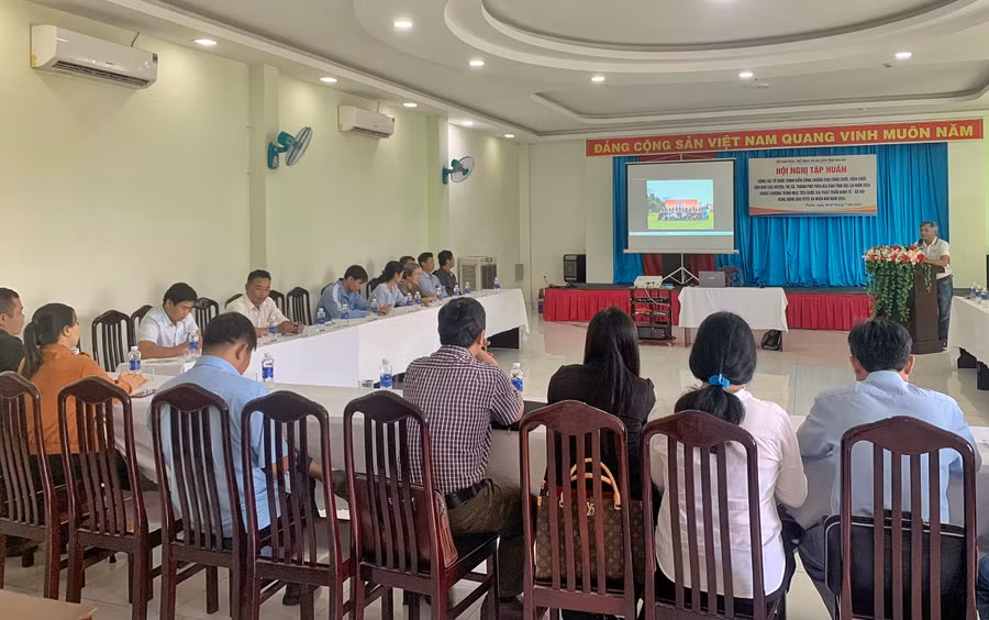 Lớp tập huấn công tác tổ chức chương trình "Cồng chiêng cuối tuần-Thưởng thức và trải nghiệm”, “Sắc màu văn hóa Gia Lai-Bảo tồn và phát triển”. Ảnh: Minh Châu