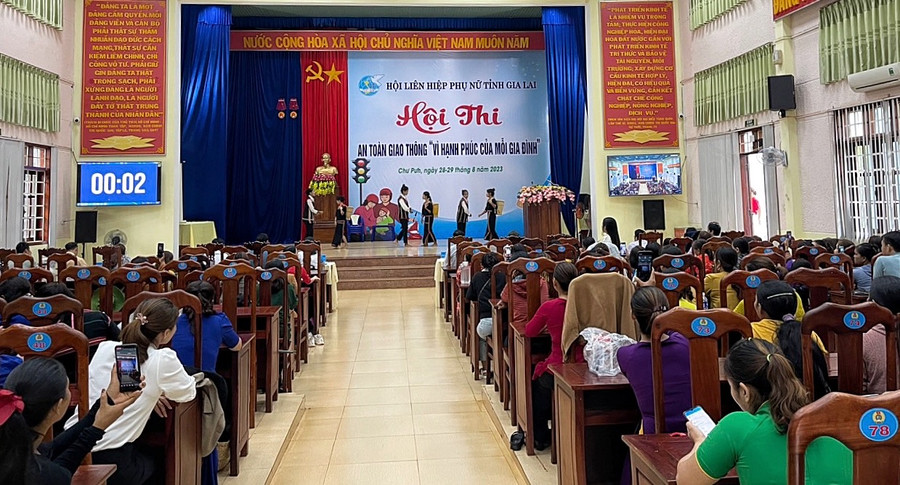 Hội thi thu hút đông đảo cán bộ, hội viên quan tâm theo dõi. Ảnh: Minh Châu Hội thi thu hút đông đảo cán bộ, hội viên quan tâm theo dõi. Ảnh: Minh Châu