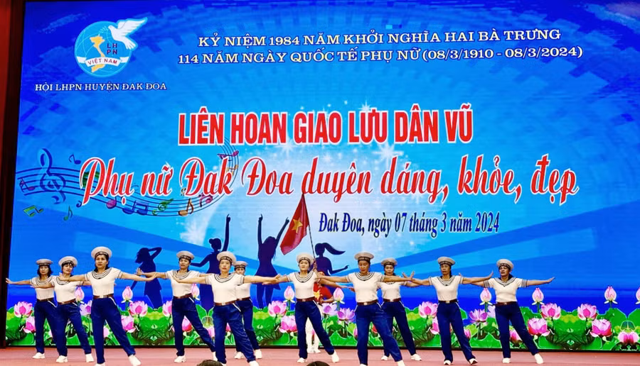 Một tiết mục đặc sắc tham gia liên hoan. Ảnh: Minh Châu