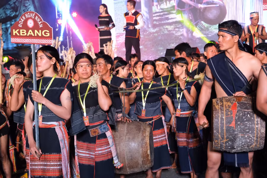 Sắc màu của người Bahnar vùng Trường sơn Đông. Ảnh: Hoàng Ngọc