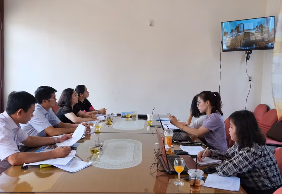 Ban giám khảo chấm thi vòng sơ khảo cẩp tỉnh. Ảnh: Minh Châu