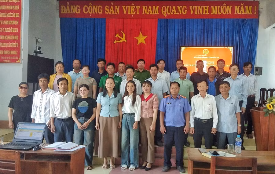 Ra mắt CLB Nông dân với pháp luật xã Đất Bằng, huyện Krông Pa. Ảnh: Ngô Thu