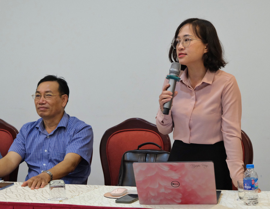 Chị Nguyễn Thị Vững-Phòng Văn hóa-Thông tin huyện Mang Yang phát biểu tại hội nghị. Ảnh: HOÀNG NGỌC