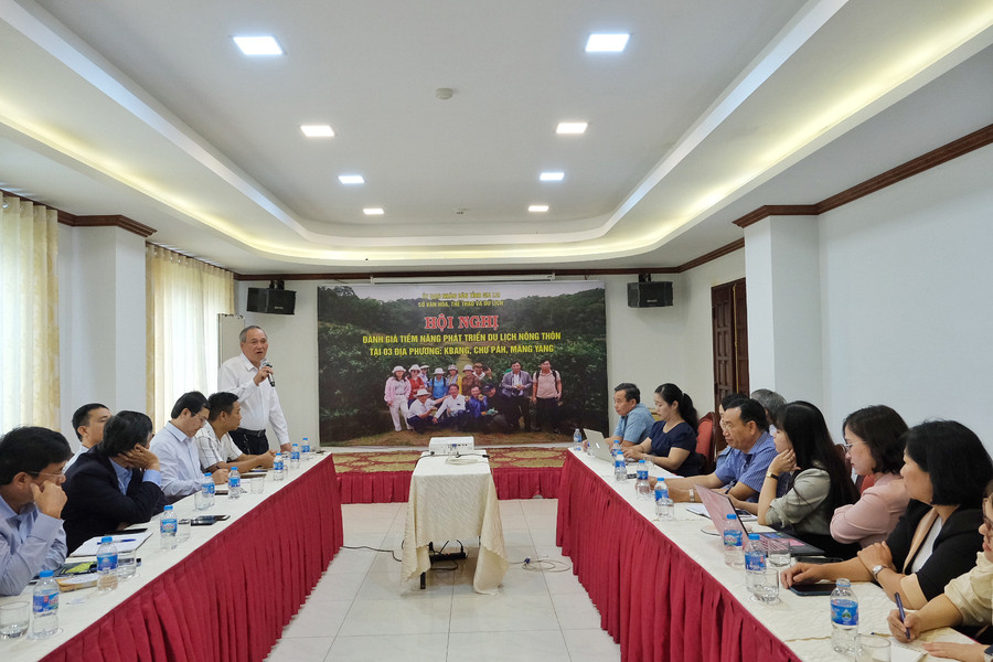 Quang cảnh hội nghị đánh giá tiềm năng phát triển du lịch nông thôn. Ảnh: HOÀNG NGỌC