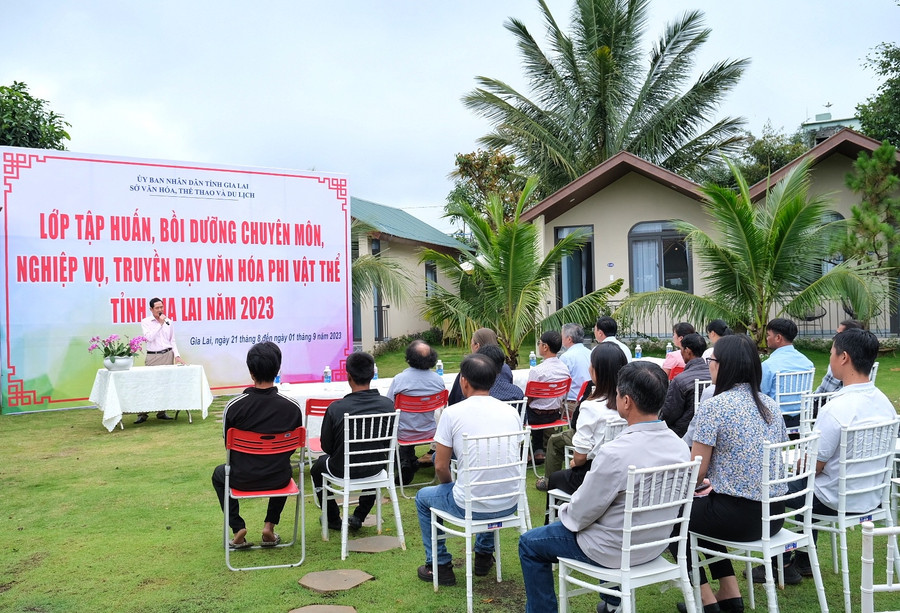 Quang cảnh lễ khai mạc. Ảnh: Hoàng Ngọc