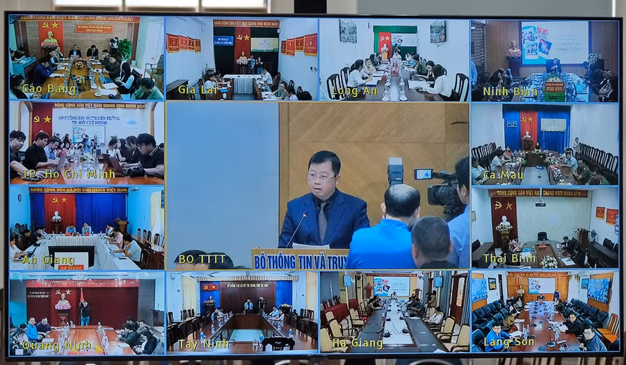 Thứ trưởng Bộ Thông tin và Truyền thông Nguyễn Thanh Lâm phát biểu tại lễ phát động. Ảnh: Hoàng Ngọc chụp màn hình