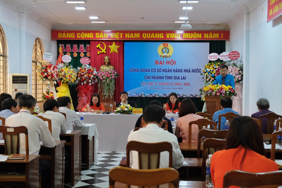 Đại diện lãnh đạo Công đoàn Ngân hàng Nhà nước Việt Nam phát biểu tại Đại hội. Ảnh: Hoàng Ngọc Đại diện lãnh đạo Công đoàn Ngân hàng Nhà nước Việt Nam phát biểu tại Đại hội. Ảnh: Hoàng Ngọc