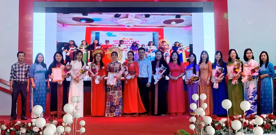 Hội LHPN huyện Kông Pa tổ chức hội thi duyên dáng áo dài gắn với tôn vinh bản sắc văn hóa. Ảnh: Minh Châu