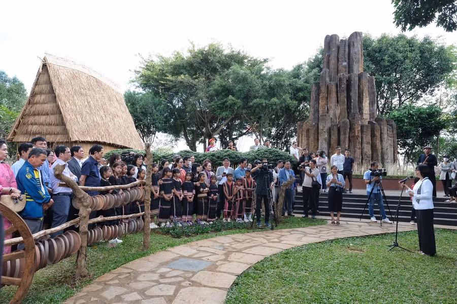 Quang cảnh lễ khai mạc. Ảnh: Hoàng Ngọc