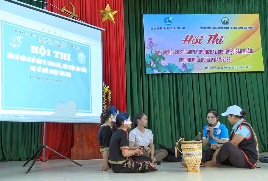 Phần thi năng khiếu của các đơn vị. Ảnh: Minh Châu