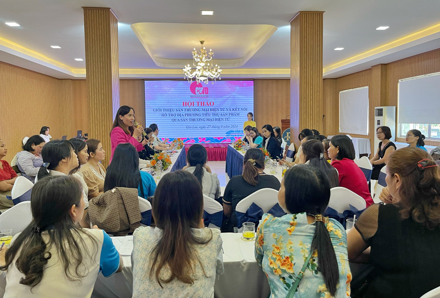 Quang cảnh hội thảo giới thiệu và kết nối hỗ trợ địa phương tiêu thụ sản phẩm qua sàn thương mại điện tử. Ảnh: MINH CHÂU Quang cảnh hội thảo giới thiệu và kết nối hỗ trợ địa phương tiêu thụ sản phẩm qua sàn thương mại điện tử. Ảnh: MINH CHÂU