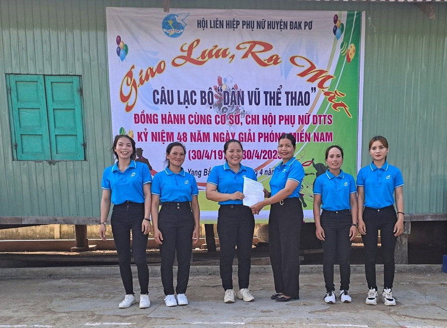 Hội LHPN huyện Đak Pơ tổ chức nhiều hoạt động sôi nổi chào mừng Ngày giải phóng miền Nam, thống nhất đất nước (30-4). Ảnh: Minh Châu Hội LHPN huyện Đak Pơ tổ chức nhiều hoạt động sôi nổi chào mừng Ngày giải phóng miền Nam, thống nhất đất nước (30-4). Ảnh: Minh Châu