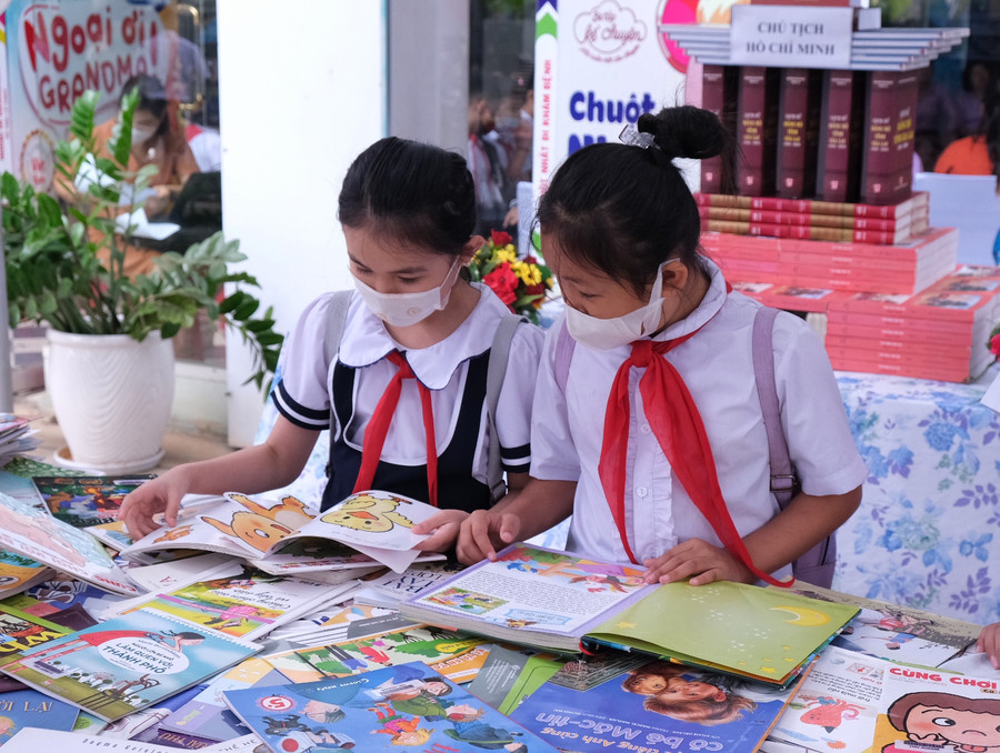Cuộc thi “Đại sứ văn hóa đọc” nhằm khơi dậy niềm đam mê đọc sách và thúc đẩy văn hóa đọc cho học sinh. Ảnh: Hoàng Ngọc