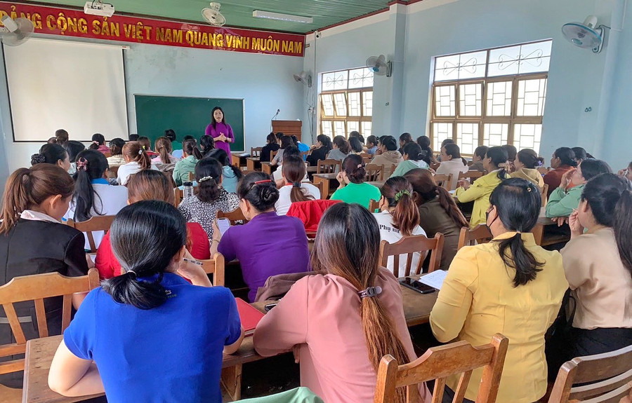 123 cán bộ hội phụ nữ được cập nhật các kiến thức và nâng cao kỹ năng nghiệp vụ. Ảnh: Minh Châu