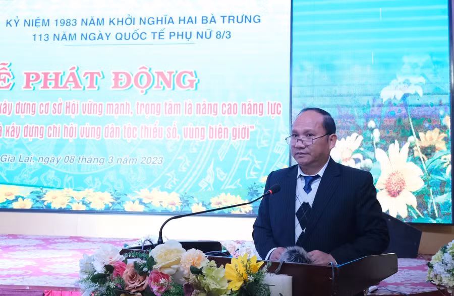 Đồng chí Rah Lan Chung-Phó Bí thư Tỉnh ủy, Trưởng ban Nội chính Tỉnh ủy Gia Lai dự lễ phát động chủ đề năm 2023 của phụ nữ Gia Lai. Ảnh: Minh Châu