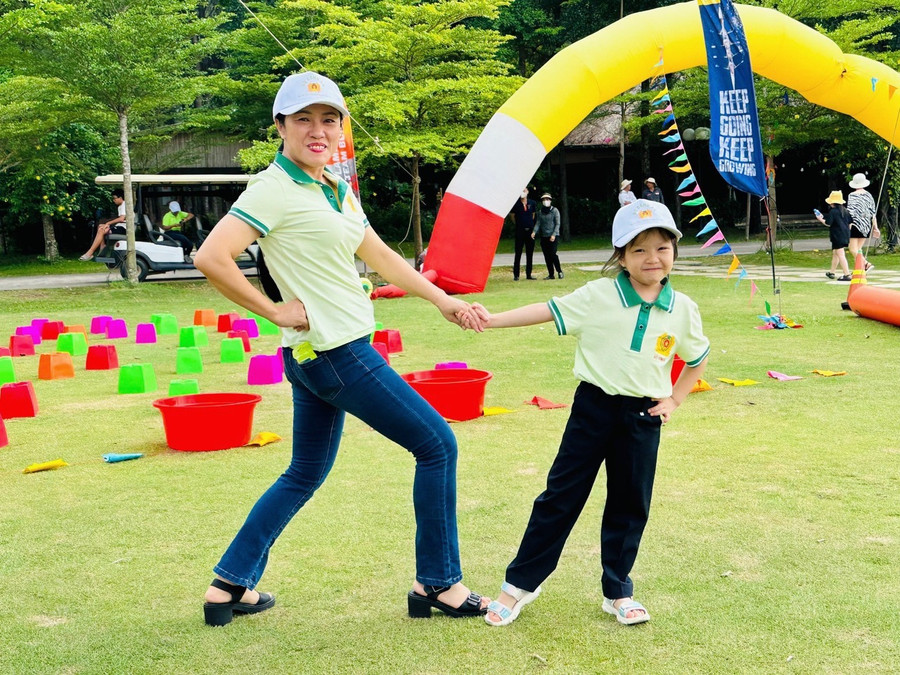 "Mẹ đỡ đầu" Nguyễn Thị Ngọc Thúy và con Lâm Ngọc An Nhiên tham gia "Ngày hội gia đình" dành cho mẹ và bé. Ảnh: NVCC "Mẹ đỡ đầu" Nguyễn Thị Ngọc Thúy và con Lâm Ngọc An Nhiên tham gia "Ngày hội gia đình" dành cho mẹ và bé. Ảnh: NVCC