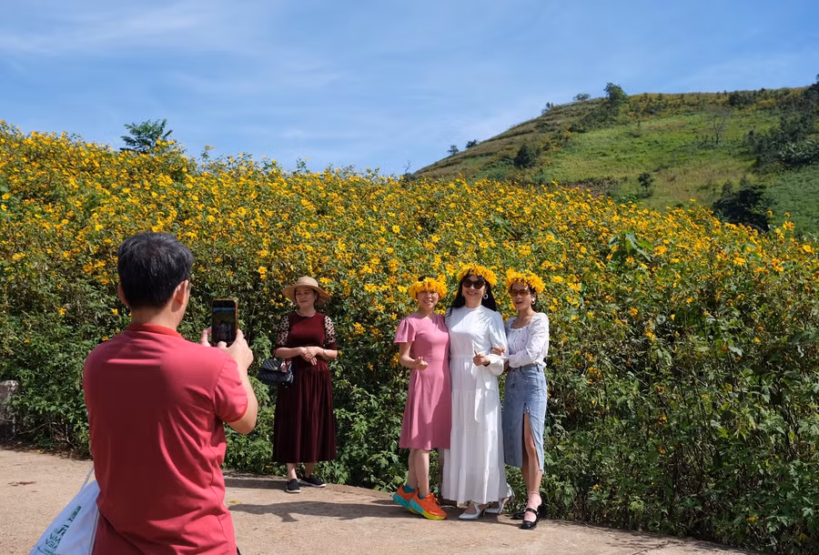 Lễ hội hoa dã quỳ-núi lửa Chư Đang Ya năm 2023 thu hút trên 100 ngàn lượt khách đến tham quan, trải nghiệm. Ảnh: Hoàng Ngọc