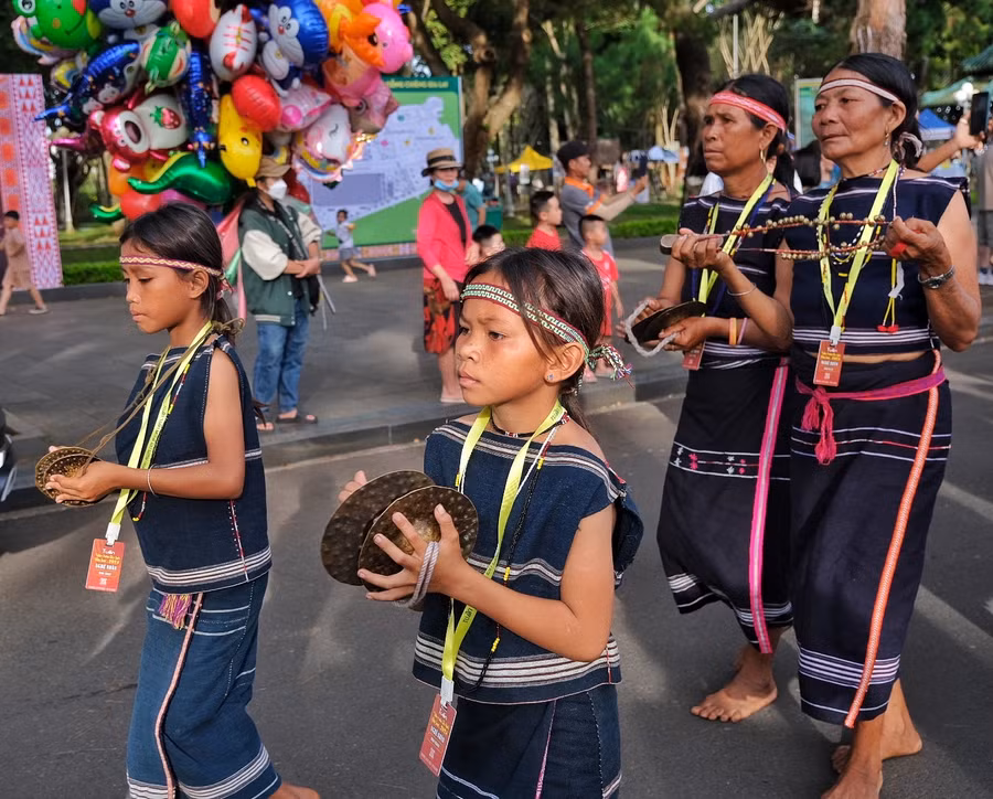 Hình ảnh về sự kế thừa mạnh mẽ. Ảnh: Hoàng Ngọc Hình ảnh về sự kế thừa mạnh mẽ. Ảnh: Hoàng Ngọc
