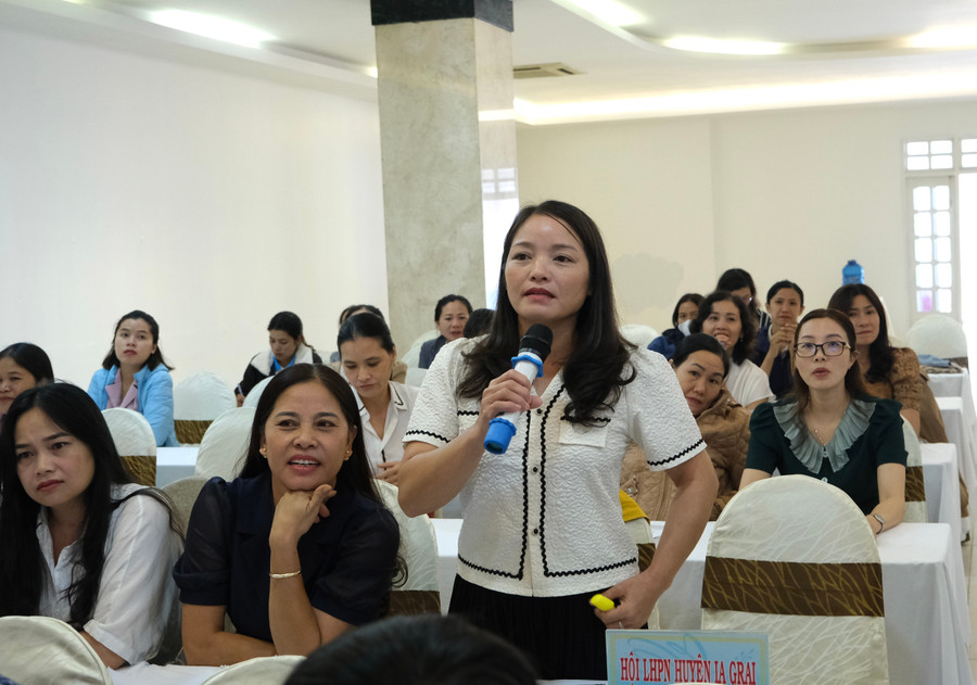 Học viên tham gia các câu hỏi-đáp, tạo sự tương tác với giảng viên tại lớp tập huấn. Ảnh: Minh Châu Học viên tham gia các câu hỏi-đáp, tạo sự tương tác với giảng viên tại lớp tập huấn. Ảnh: Minh Châu