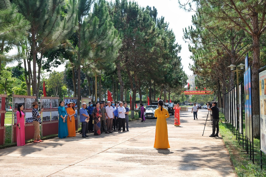 Quang cảnh triển lãm. Ảnh: Hoàng Ngọc Quang cảnh triển lãm. Ảnh: Hoàng Ngọc