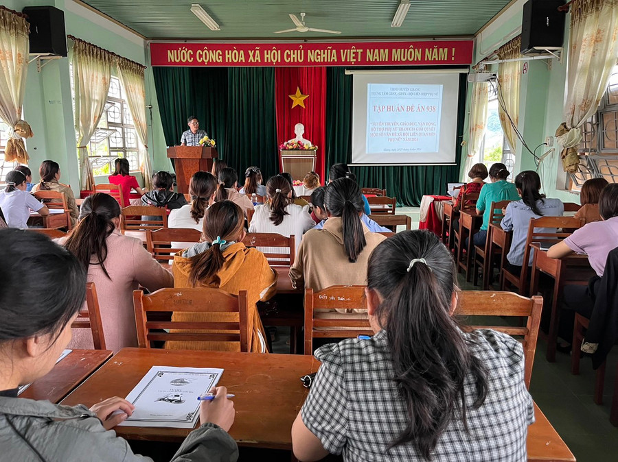 50 cán bộ Hội Phụ nữ huyện Kbang được tập huấn Đề án 938. Ảnh: Minh Châu 50 cán bộ Hội Phụ nữ huyện Kbang được tập huấn Đề án 938. Ảnh: Minh Châu