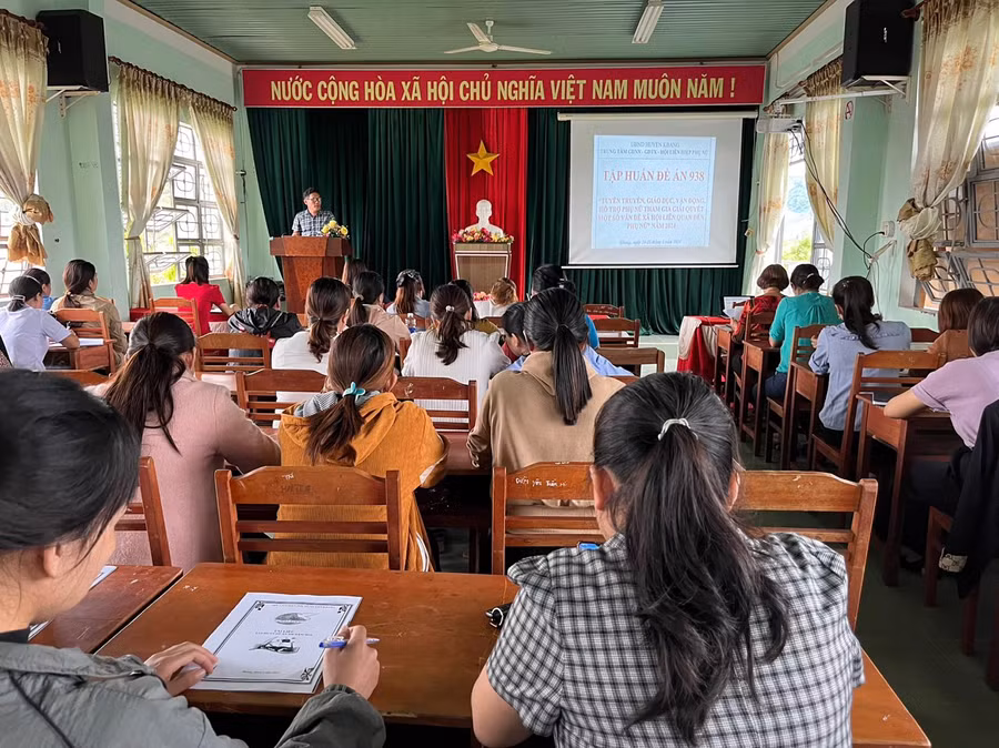 50 cán bộ Hội Phụ nữ huyện Kbang được tập huấn Đề án 938. Ảnh: Minh Châu