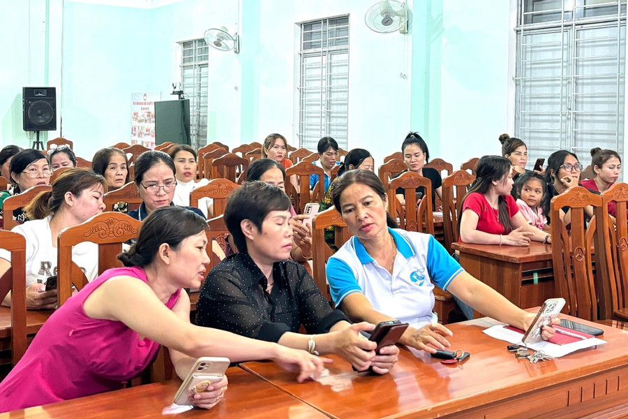 Các cấp Hội Phụ nữ tỉnh Gia Lai thành lập 18 mô hình Tổ phụ nữ ứng dụng công nghệ 4.0, Phụ nữ chuyển đổi số. Ảnh: Minh Châu Các cấp Hội Phụ nữ tỉnh Gia Lai thành lập 18 mô hình Tổ phụ nữ ứng dụng công nghệ 4.0, Phụ nữ chuyển đổi số. Ảnh: Minh Châu