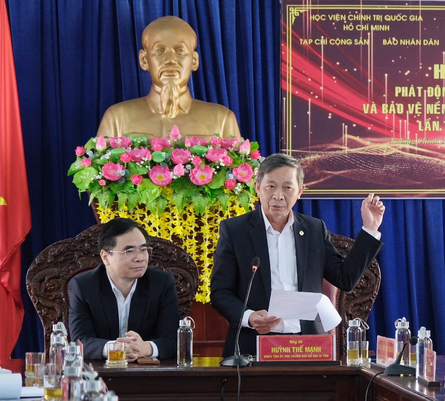 Đồng chí Huỳnh Thế Mạnh-Ủy viên Ban Thường vụ Tỉnh ủy, Trưởng ban Tuyên giáo Tỉnh ủy dự họp báo tại điểm cầu tỉnh Gia Lai. Ảnh: Minh Châu