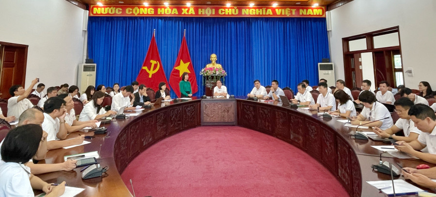 Quang cảnh buổi làm việc. Ảnh: Hoàng Ngọc Quang cảnh buổi làm việc. Ảnh: Hoàng Ngọc