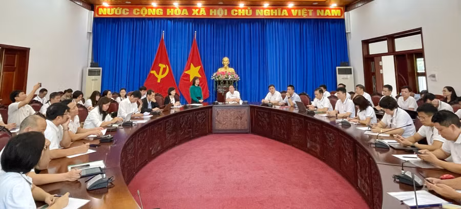 Quang cảnh buổi làm việc. Ảnh: Hoàng Ngọc