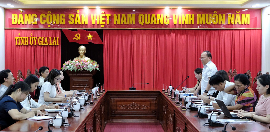 Phó Bí thư Tỉnh ủy Rah Lan Chung khẳng định tỉnh Gia Lai sẽ cố gắng đảm bảo mọi điều kiện, cơ sở vật chất để hội thảo diễn ra thành công. Ảnh: Minh Châu Phó Bí thư Tỉnh ủy Rah Lan Chung khẳng định tỉnh Gia Lai sẽ cố gắng đảm bảo mọi điều kiện, cơ sở vật chất để hội thảo diễn ra thành công. Ảnh: Minh Châu