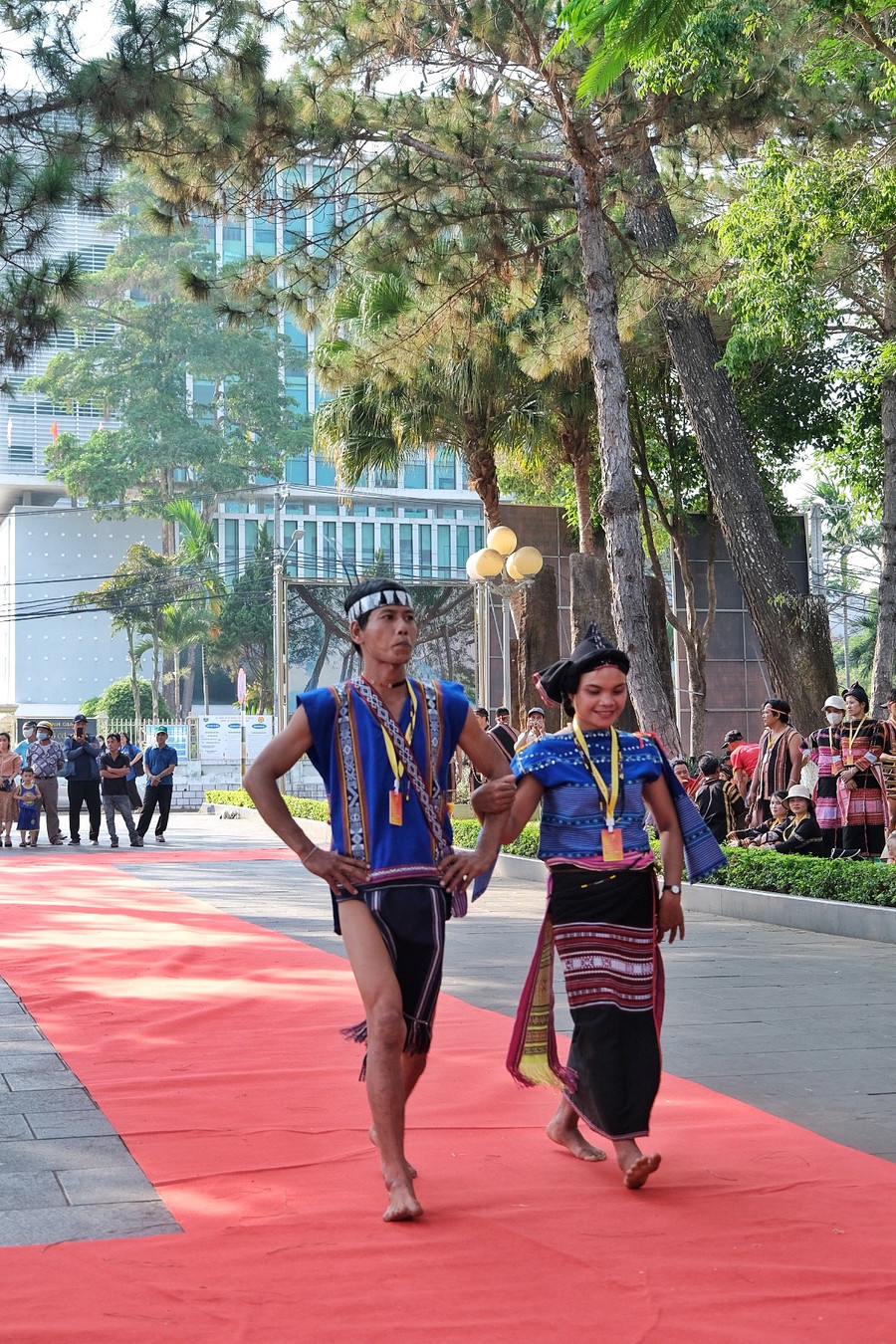 Sắc màu thổ cẩm Bahnar. Ảnh: Hoàng Ngọc