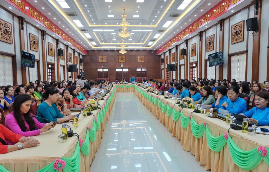 Quang cảnh buổi đối thoại tại điểm cầu Hội trường 2-9. Ảnh: Hoàng Ngọc