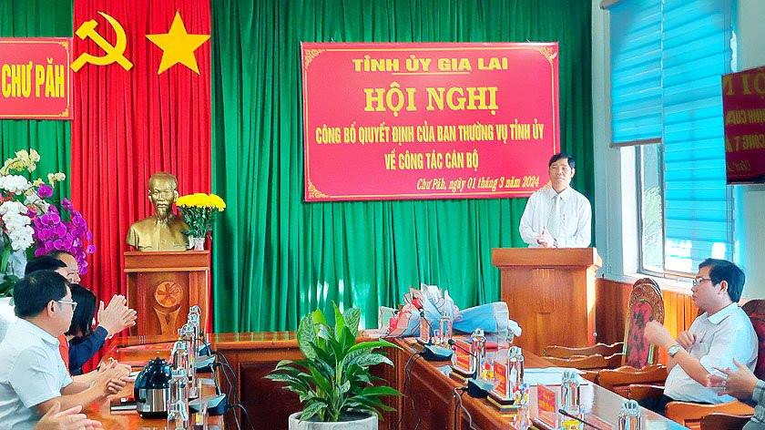 Đồng chí Trần Minh Sơn phát biểu nhận nhiệm vụ. Ảnh: H.P Đồng chí Trần Minh Sơn phát biểu nhận nhiệm vụ. Ảnh: H.P