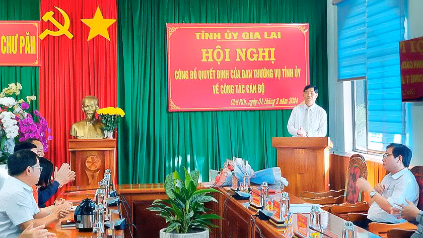 Đồng chí Trần Minh Sơn phát biểu nhận nhiệm vụ. Ảnh: H.P