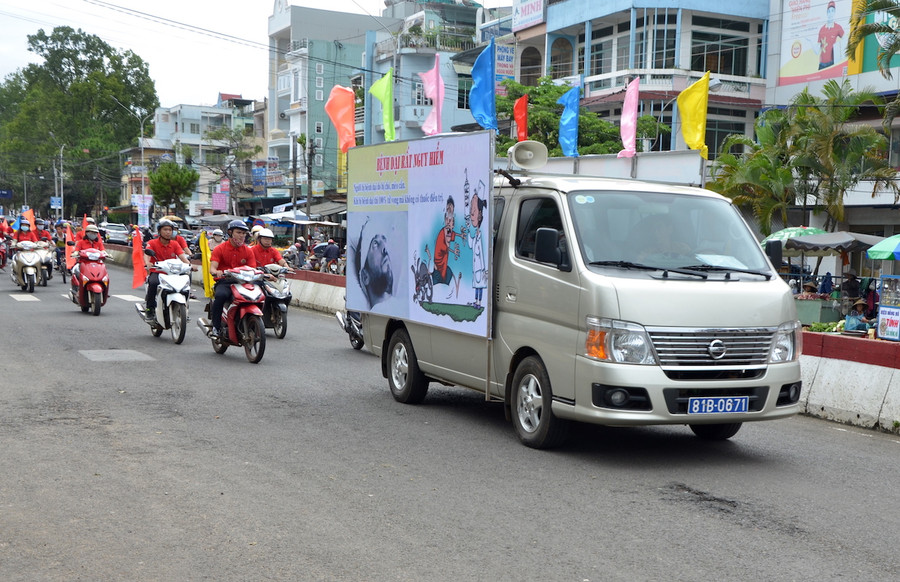Tuyên truyền phòng-chống bệnh dại ở TP. Pleiku. Ảnh: Trần Đức Tuyên truyền phòng-chống bệnh dại ở TP. Pleiku. Ảnh: Trần Đức