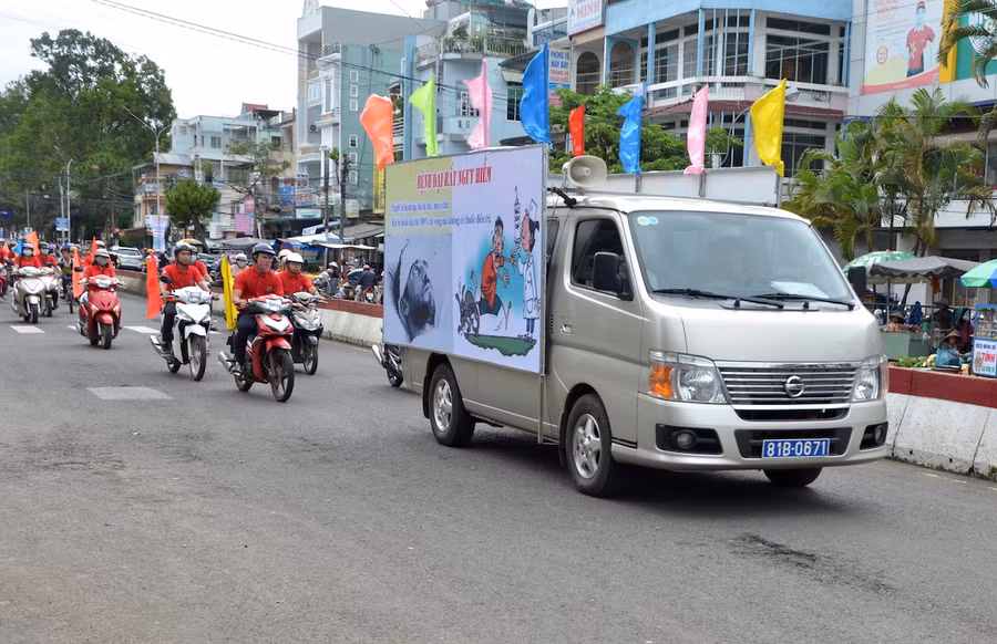 Tuyên truyền phòng-chống bệnh dại ở TP. Pleiku. Ảnh: Trần Đức