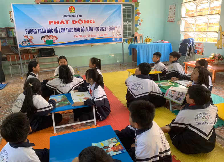 Quang cảnh buổi phát động phong trào đọc và làm theo báo Đội. Ảnh: V.Đ