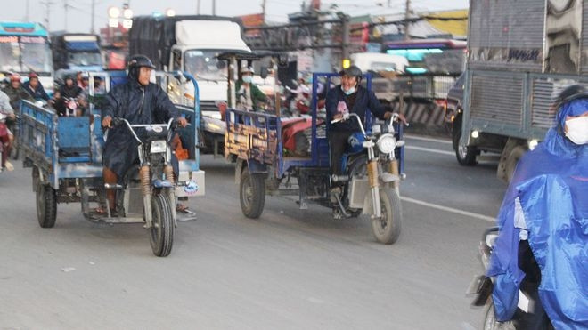 Kể từ ngày 18-2-2024, bãi bỏ toàn bộ 3 quyết định liên quan đến quản lý, sử dụng xe thô sơ, xe gắn máy, mô tô 2 bánh, mô tô 3 bánh và các loại xe tương tự dùng để vận chuyển hành khách, hàng hóa. Ảnh T.L Kể từ ngày 18-2-2024, bãi bỏ toàn bộ 3 quyết định liên quan đến quản lý, sử dụng xe thô sơ, xe gắn máy, mô tô 2 bánh, mô tô 3 bánh và các loại xe tương tự dùng để vận chuyển hành khách, hàng hóa. Ảnh T.L