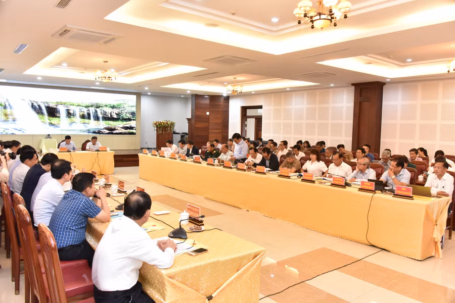 Quang cảnh buổi làm việc. Ảnh: Đức Thụy Quang cảnh buổi làm việc. Ảnh: Đức Thụy