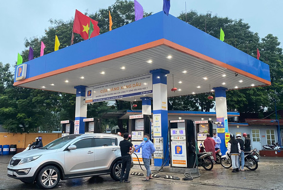 Quy định về định mức tiêu hao nhiên liệu đối với xe ô tô của các cơ quan, tổ chức, đơn vị có sử dụng ngân sách nhà nước trên địa bàn tỉnh có hiệu lực kể từ ngày 26-12-2023. Ảnh minh họa