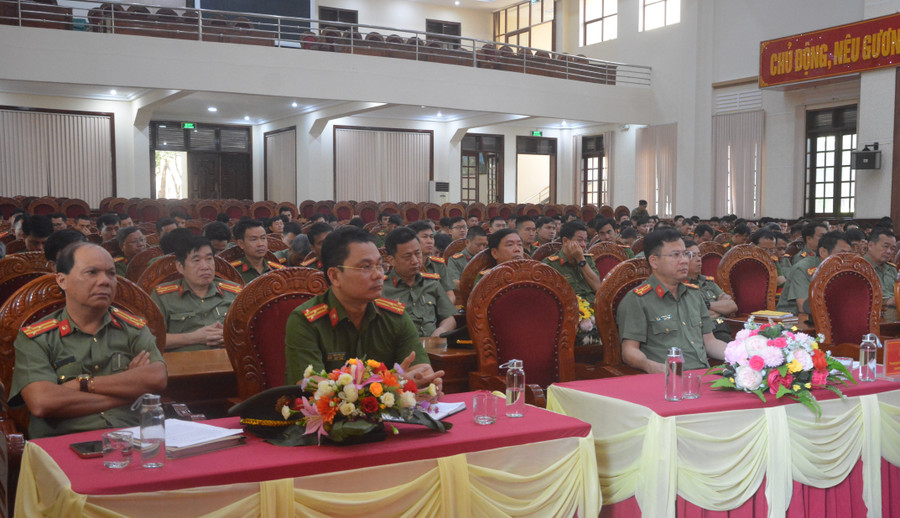 Các đại biểu dự khai mạc lớp tập huấn. Ảnh: Bảo Hân