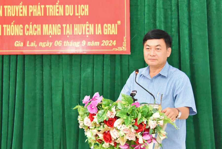 Bí thư Đảng ủy, Tổng Biên tập Báo Gia Lai Huỳnh Kiên gợi ý một số giải pháp nhằm phát triển du lịch gắn với các tiềm năng, thế mạnh hiện có của địa phương. Ảnh: Đ.T Bí thư Đảng ủy, Tổng Biên tập Báo Gia Lai Huỳnh Kiên gợi ý một số giải pháp nhằm phát triển du lịch gắn với các tiềm năng, thế mạnh hiện có của địa phương. Ảnh: Đ.T