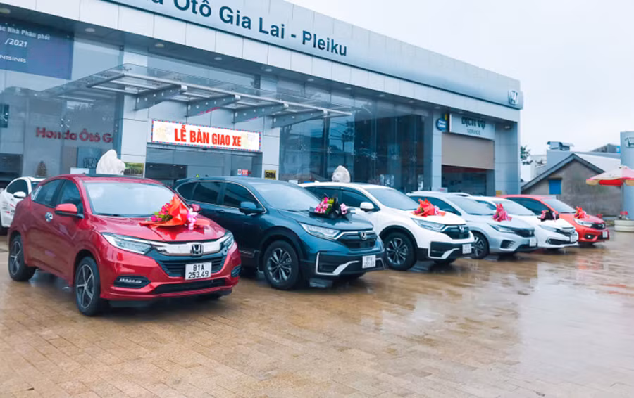 Một số hãng xe quen thuộc tại thị trường Việt Nam có giá tính lệ phí trước bạ như Honda có giá rẻ nhất là mẫu Brio với giá tính là 448 triệu đồng. Ảnh: T.L