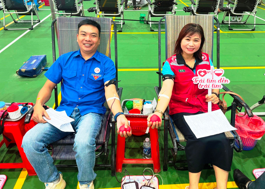 Đông đảo người dân huyện Ia Grai tham gia hiến máu tình nguyện. Ảnh: Hồng Ngọc