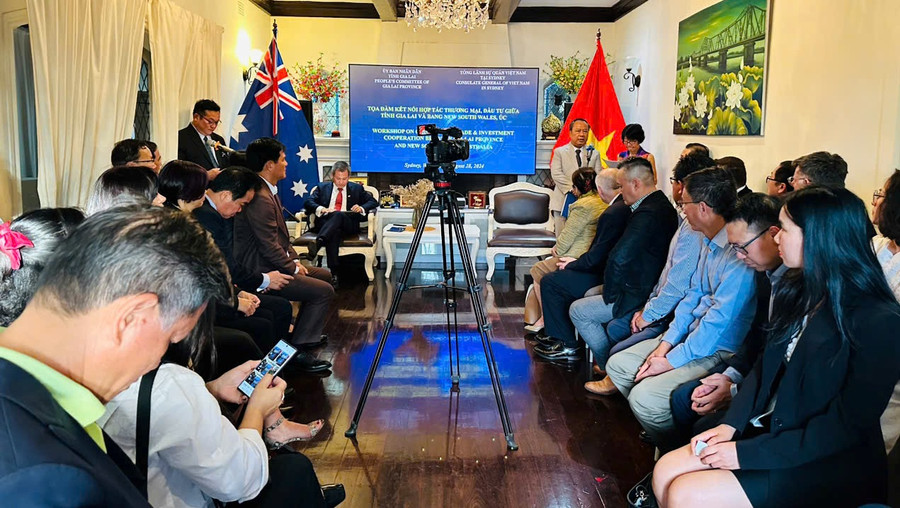 Các đại biểu tham gia diễn đàn.