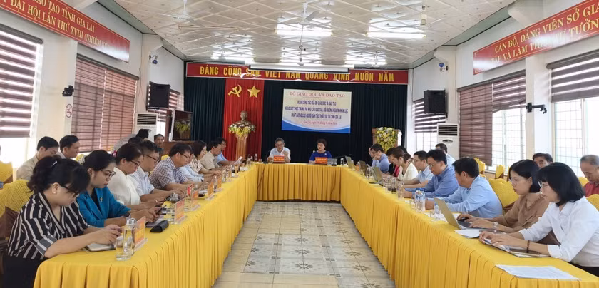 Quang cảnh buổi làm việc. Ảnh: Đồng Lai