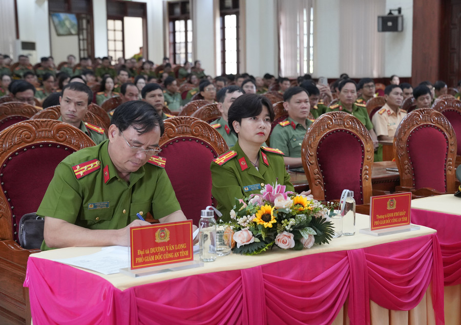 Các đại biểu tham dự lễ phát động. Ảnh: Hân Ánh Các đại biểu tham dự lễ phát động. Ảnh: Hân Ánh